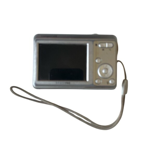 Camera Samsung ES10 8.1MP Digital Silver Camera Self Portrait Working No Card - Picture 2 of 8